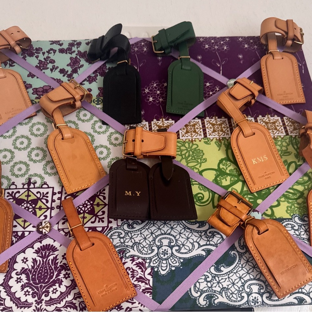 Leather Luggage Tags in Assorted Colors
Winners choice - Picture 1 of 1